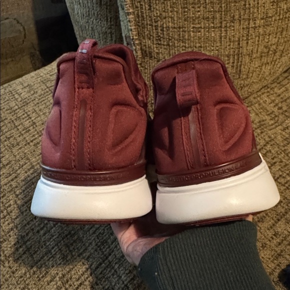 APL TechLoom Tracer Knit Running Sneakers Men’s 8.5 Burgundy White NWOT $230 - Picture 7 of 8